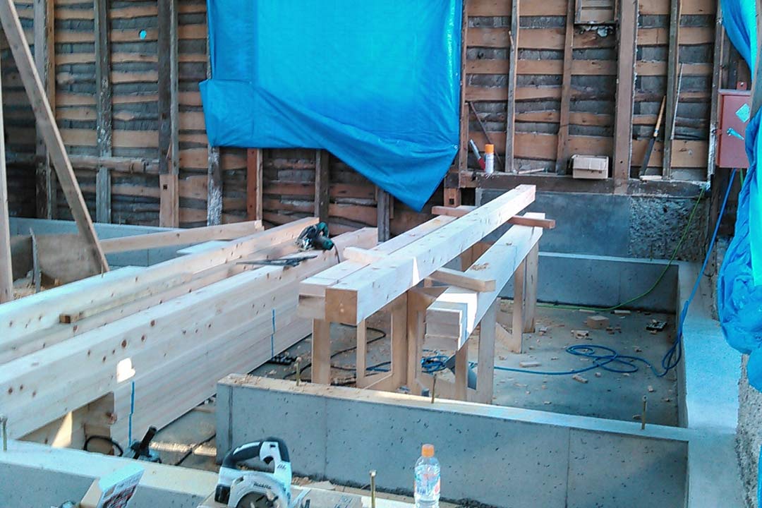 土台交換･柱根継ぎ