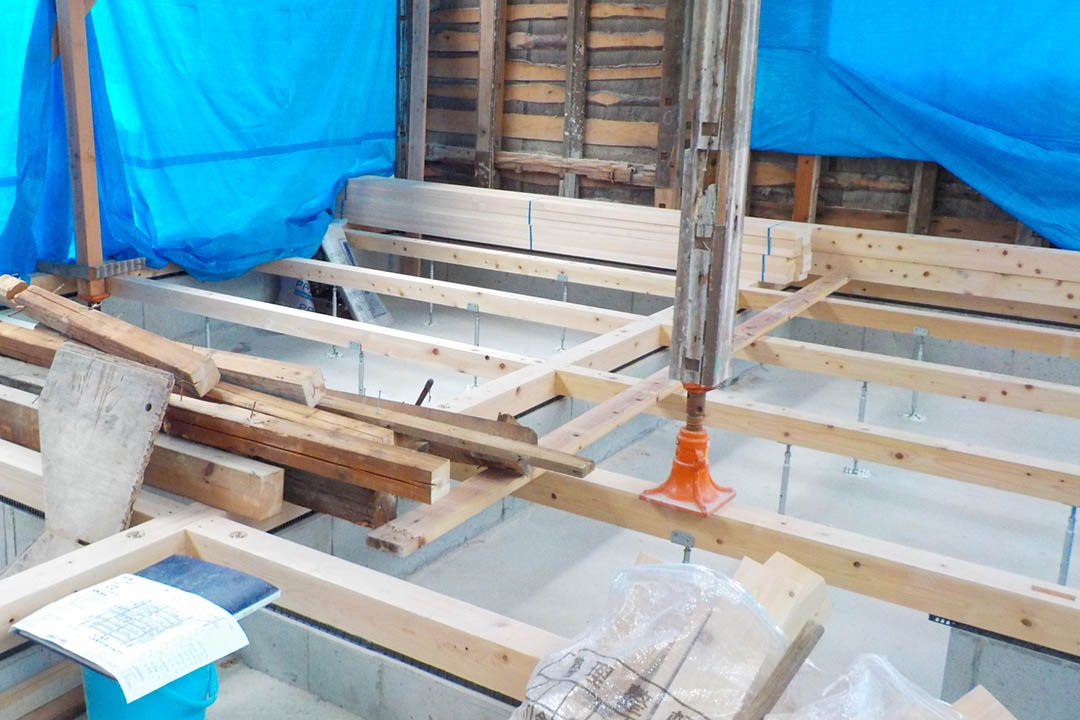 土台交換･柱根継ぎ